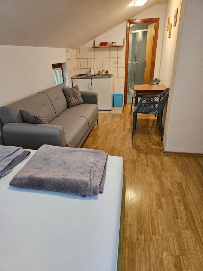 Apartment Green โมสตาร์ ภายนอก รูปภาพ